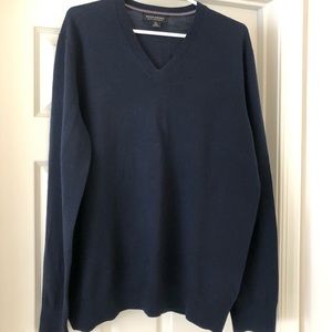 Banana Republic navy v neck sweater